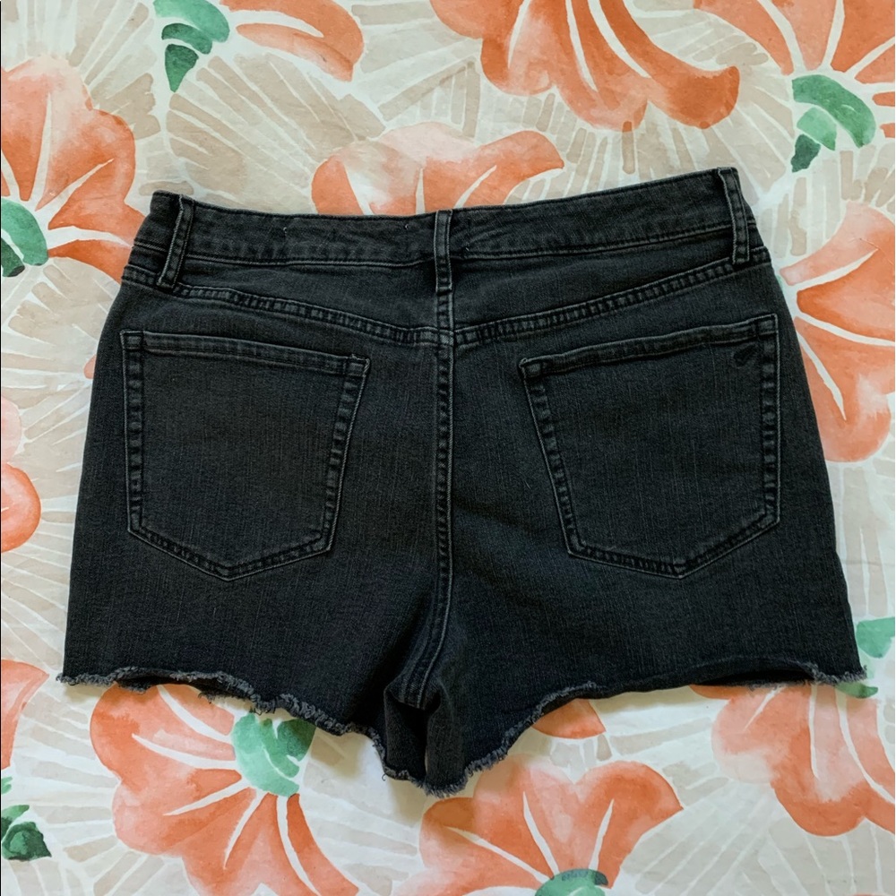 Black cut off denim shorts - Picture 1 of 5